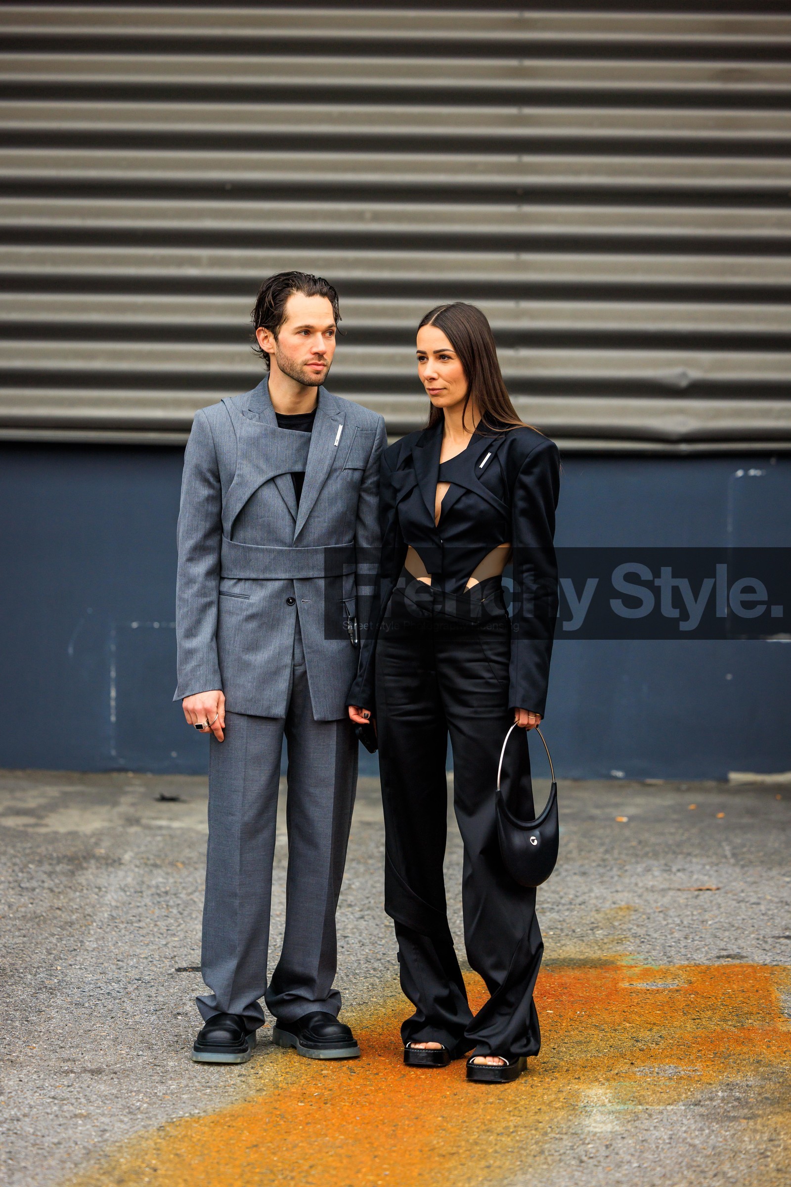 grey suit, black shoes, assymetric suit, black suit, cut out suit, black sandals, black handbag, coperni, alice & j.s, alice barbier, JS roques, street style, jonathan paciullo, FW, frenchystyle, fashion week, AUTUMN WINTER 2022-2023, FALL WINTER 2022_2023, FW 22-23, PFW, PARIS, full length, vertical