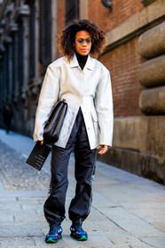 AUTUMN WINTER 2017-2018, AW 17-18, black bag, black pants, black shoes, black sneakers, FALL WINTER 2017-2018, fashion week, frenchystyle, full length, FW, FW 17-18, jan-michael quammie, jonathan paciullo, leather bag, leather shoes, MFW, MILAN, street style, sunglasses, supreme, sweatpants, trousers, vertical, white shirt