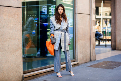 chiara totire, checked coat, checked jacket, checked shirt, checked pants, light beige coat, grey jacket, grey pants, grey belt, belted coat, sleeveless coat, orange leather bag, bottega veneta bag, bottega veneta shoes, plaited bag, plaited leather bag, ankle bracelet, high heels shoes, open toe shoes, silvered shoes, fashion week, frenchystyle, FW, jonathan paciullo, street style, MFW, MILAN, AUTUMN WINTER 2020-2021, FALL WINTER 2020-2021, FW 20-21, horizontal, atmosphere details, full length