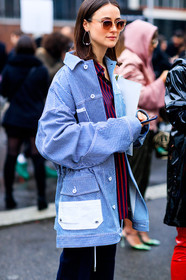 AUTUMN WINTER 2017-2018, AW 17-18, blue jacket, detail, earrings, FALL WINTER 2017-2018, fashion week, frenchystyle, FW, FW 17-18, jonathan paciullo, lena lademann, MFW, MILAN, navy pants, printed jacket, printed shirt, red shirt, street style, striped jacket, striped shirt, stripes, sunglasses, trousers, vertical, white clutch
