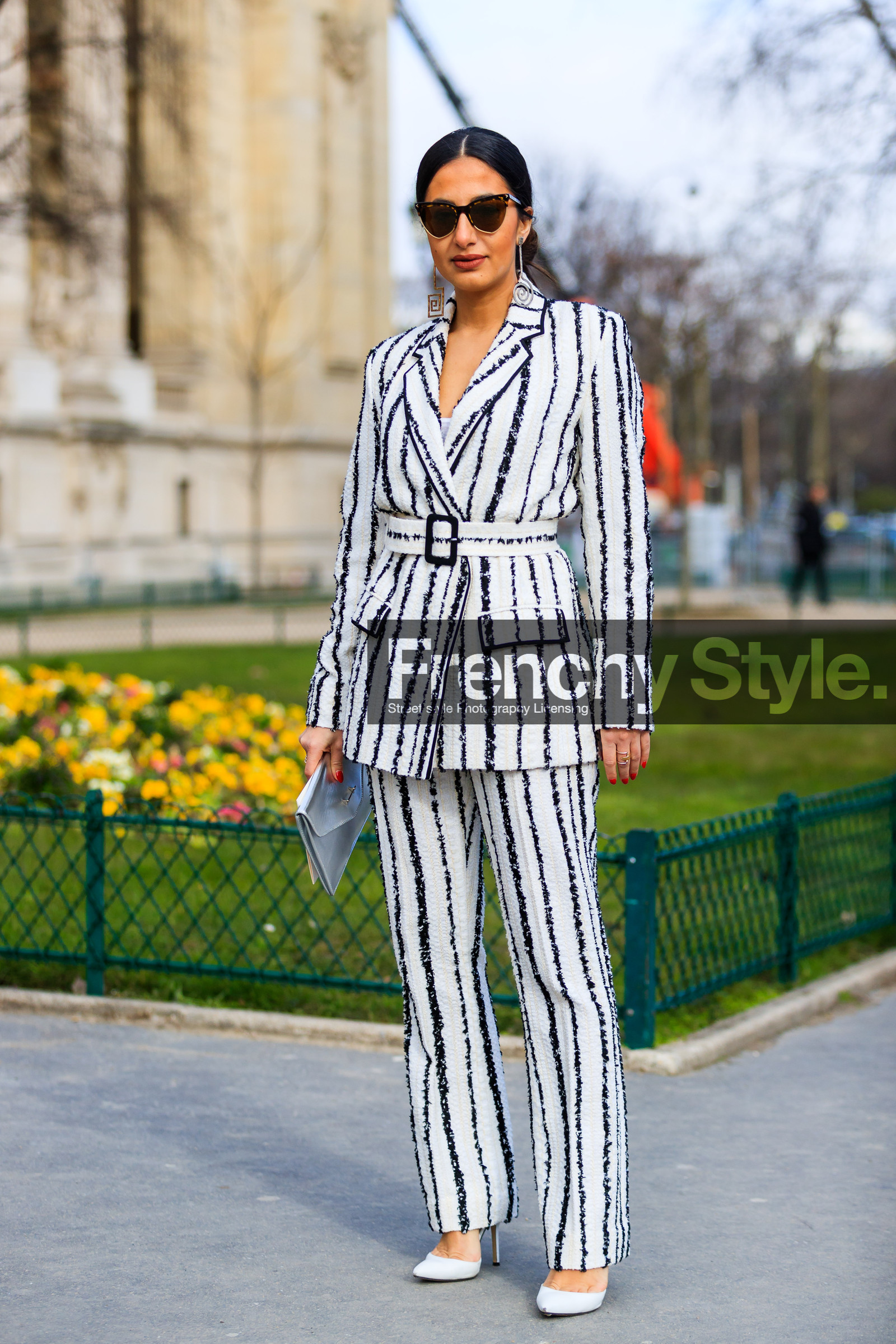 blazer, earrings, graphic jacket, graphic pants, graphic suit, high heels, leather shoes, printed jacket, printed pants, printed suit, striped jacket, striped pants, striped suit, sunglasses, trousers, white jacket, white pants, white shoes, white suit, street style, jonathan paciullo, FW, frenchystyle, fashion week, PFW, PARIS, AUTUMN WINTER 2018-2019, FALL WINTER 2018-2019, FW 18-19, vertical, full length, nausheen shah