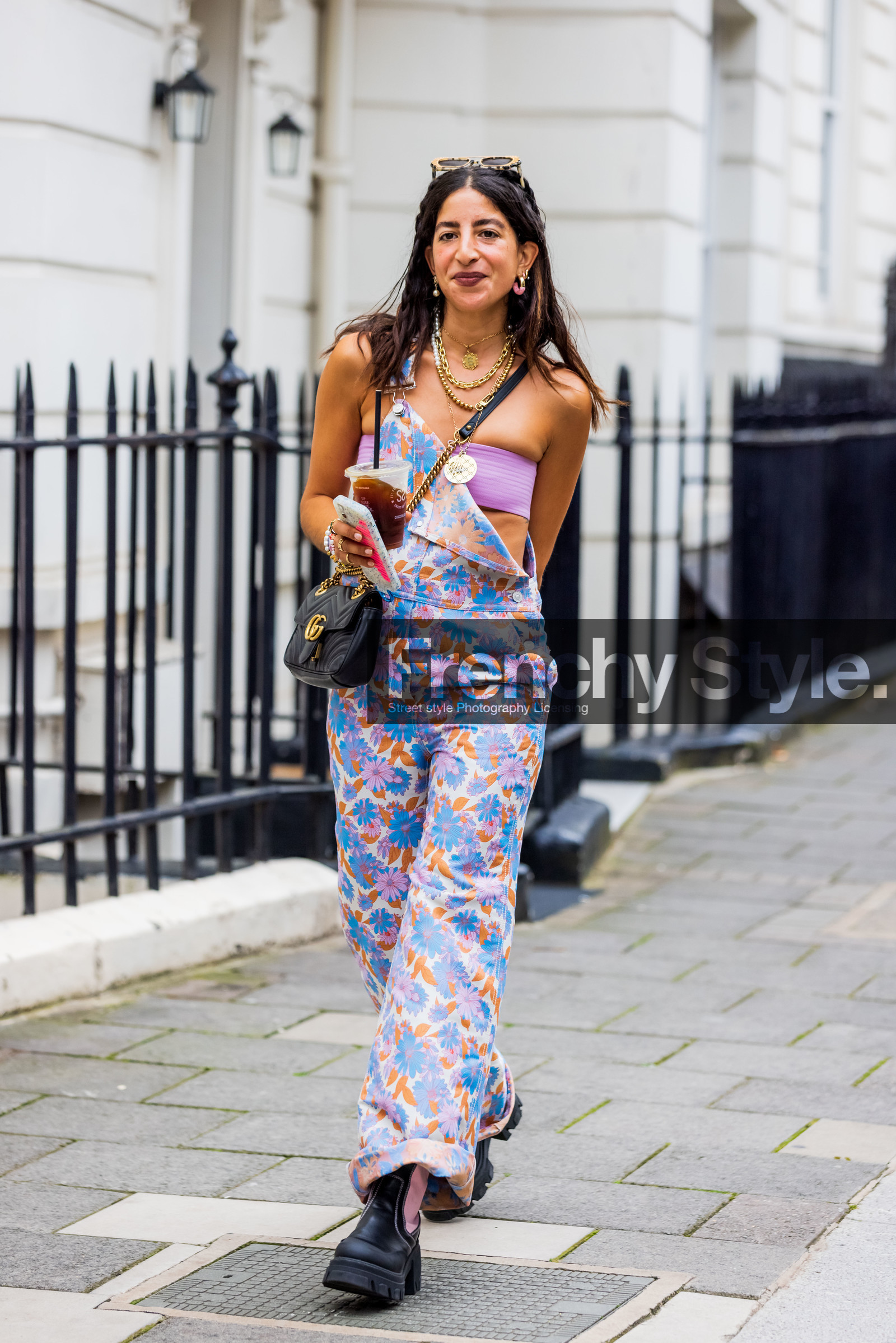 Selma Kaci, gucci, handbag, crossbody bag, print, flower print, boots, black, colorful, necklace, gucci marmont, bra, jumpsuit, fashion week, frenchystyle, FW, jonathan paciullo, street style, SS 22, SPRING SUMMER 2022, LFW, LONDON, vertical, full length