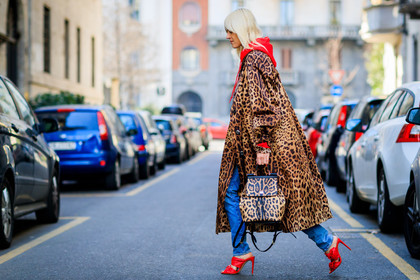 animal print, atmosphere details, AUTUMN WINTER 2017-2018, AW 17-18, blue denim, brown bag, denim pants, FALL WINTER 2017-2018, fashion week, frenchystyle, full length, FW, FW 17-18, graphic coat, graphic jacket, hoodie, horizontal, jeans, jonathan paciullo, leather backpack, leather bag, leather shoes, leopard print, linda tol, MFW, MILAN, printed bag, printed coat, printed jacket, red shoes, red sweater, street style, trousers