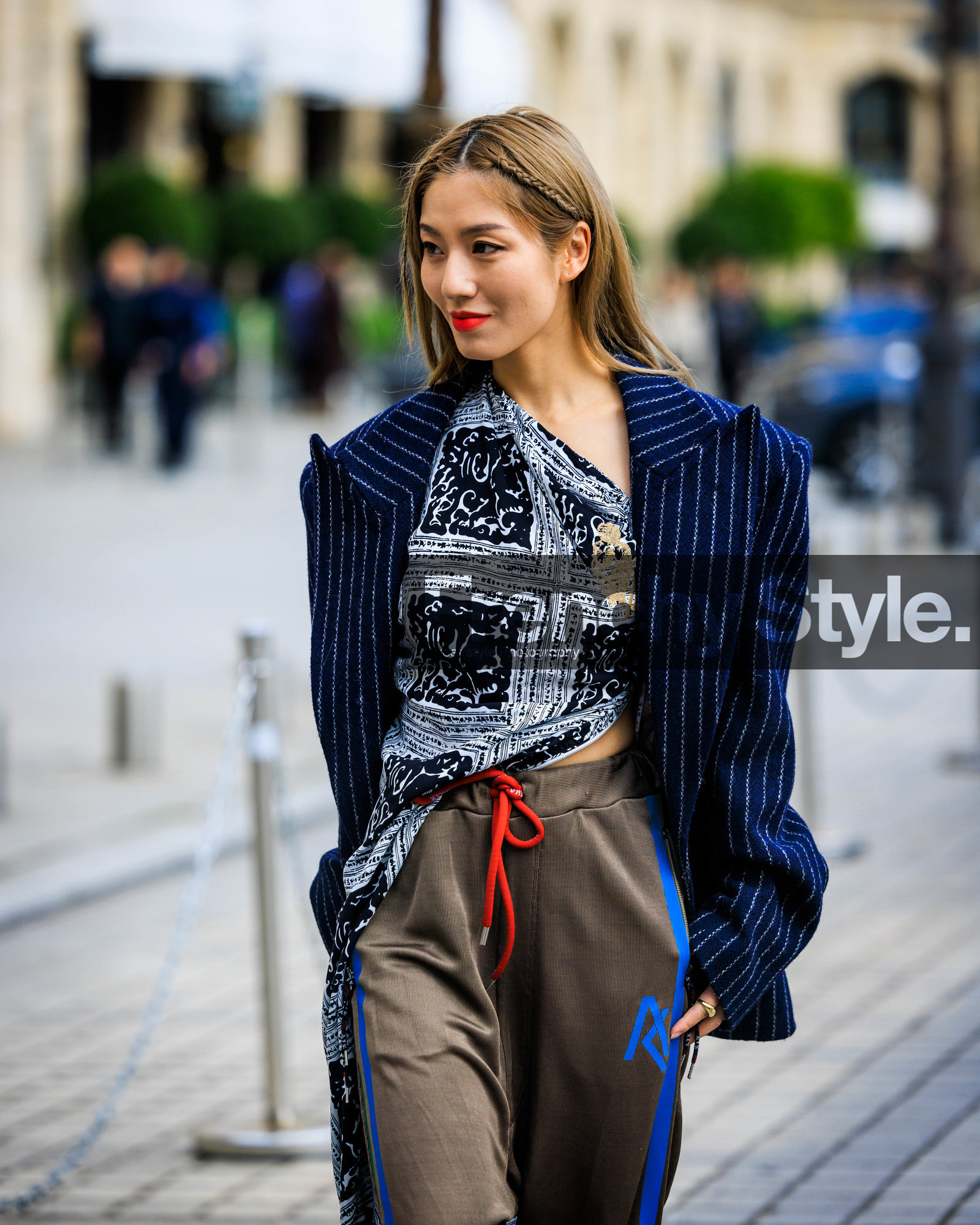 PARIS, PFW, fashion week, frenchystyle, FW, jonathan paciullo, street style, SPRING SUMMER 2024, SS 24, vertical, atmosphere details, detail