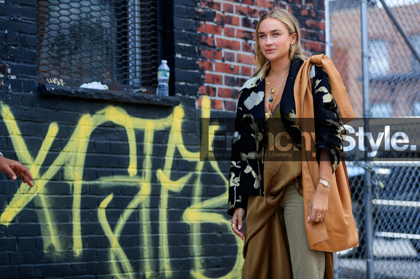 black jacket, bronze, brown dress, camel bag, denim pants, floral, flowers, graphic jacket, green pants, jeans, leather bag, loewe, necklace, nina suess, printed jacket, silk dress, tote bag, trousers, street style, jonathan paciullo, FW, frenchystyle, fashion week, NEW YORK, NYFW, SPRING SUMMER 2020, SS 20, horizontal, atmosphere details, detail