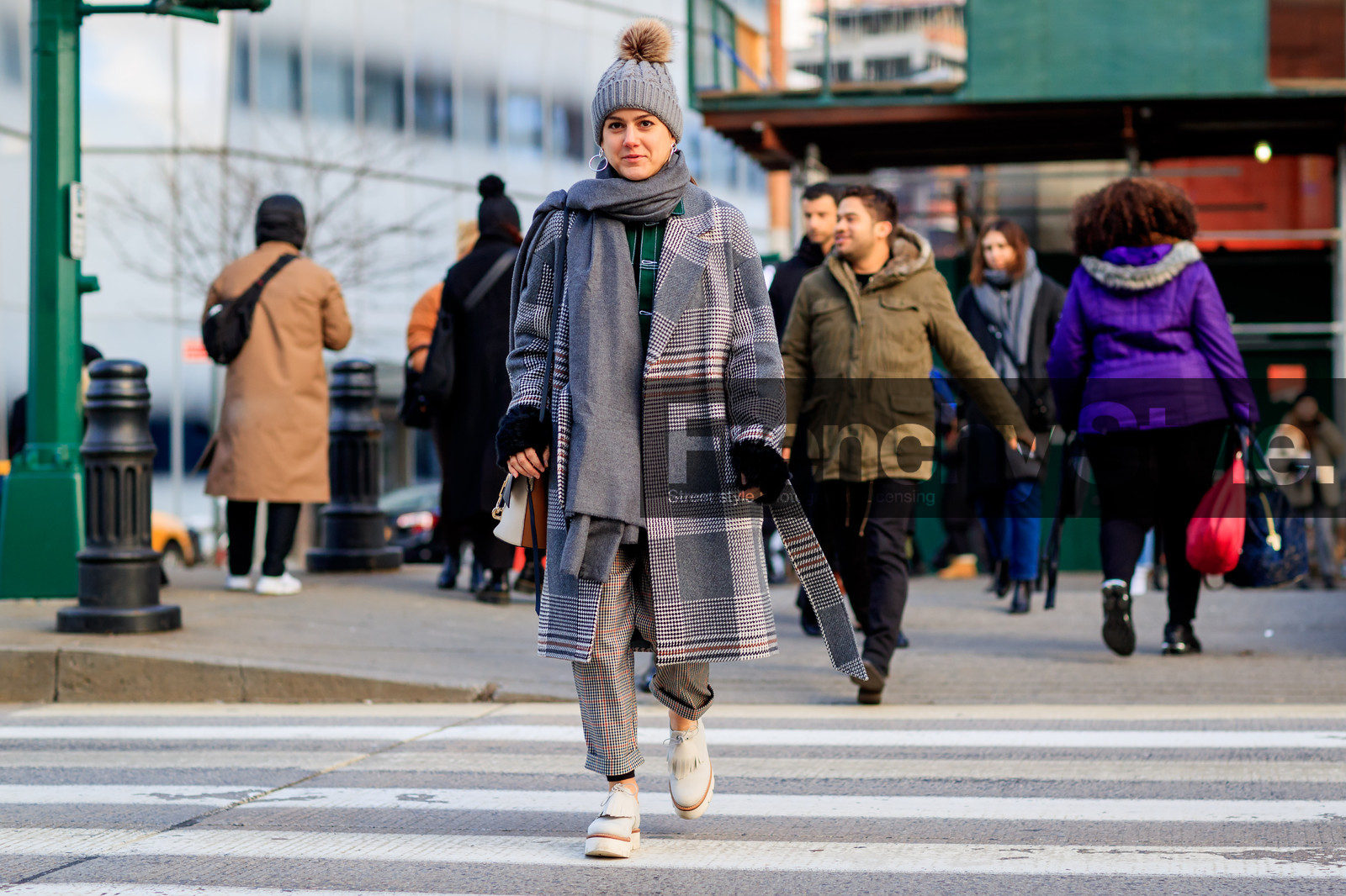 checked, checked coat, checked pants, graphic jacket, graphic pants, grey beanie, grey coat, grey scarf, leather shoes, plaid, printed jacket, printed pants, tartan, trousers, white shoes, street style, jonathan paciullo, FW, frenchystyle, fashion week, NYFW, NEW YORK, AUTUMN WINTER 2018-2019, AW 18-19, FALL WINTER 2018-2019, FW 18-19, atmosphere details, horizontal, full length
