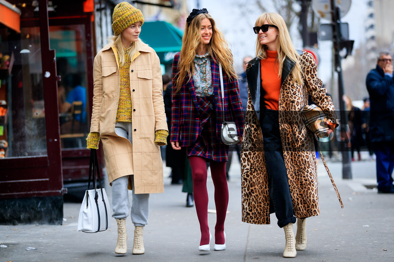 animal print, beige bag, beige boots, beige coat, black and white bag, black denim, blazer, blue jacket, blue shirt, blue skirt, burberry, checked, céline, graphic bag, graphic jacket, grey pants, headband, high heels, leather bag, leather shoes, leopard, plaid, printed bag, printed jacket, printed shirt, red sweater, sunglasses, sweatpants, tartan, tights, trousers, white bag, white shoes, yellow beanie, yellow sweater, street style, jonathan paciullo, FW, frenchystyle, fashion week, PFW, PARIS, AUTUMN WINTER 2018-2019, FALL WINTER 2018-2019, FW 18-19, horizontal, atmosphere details, full length, jeanette madsen, thora valdimars