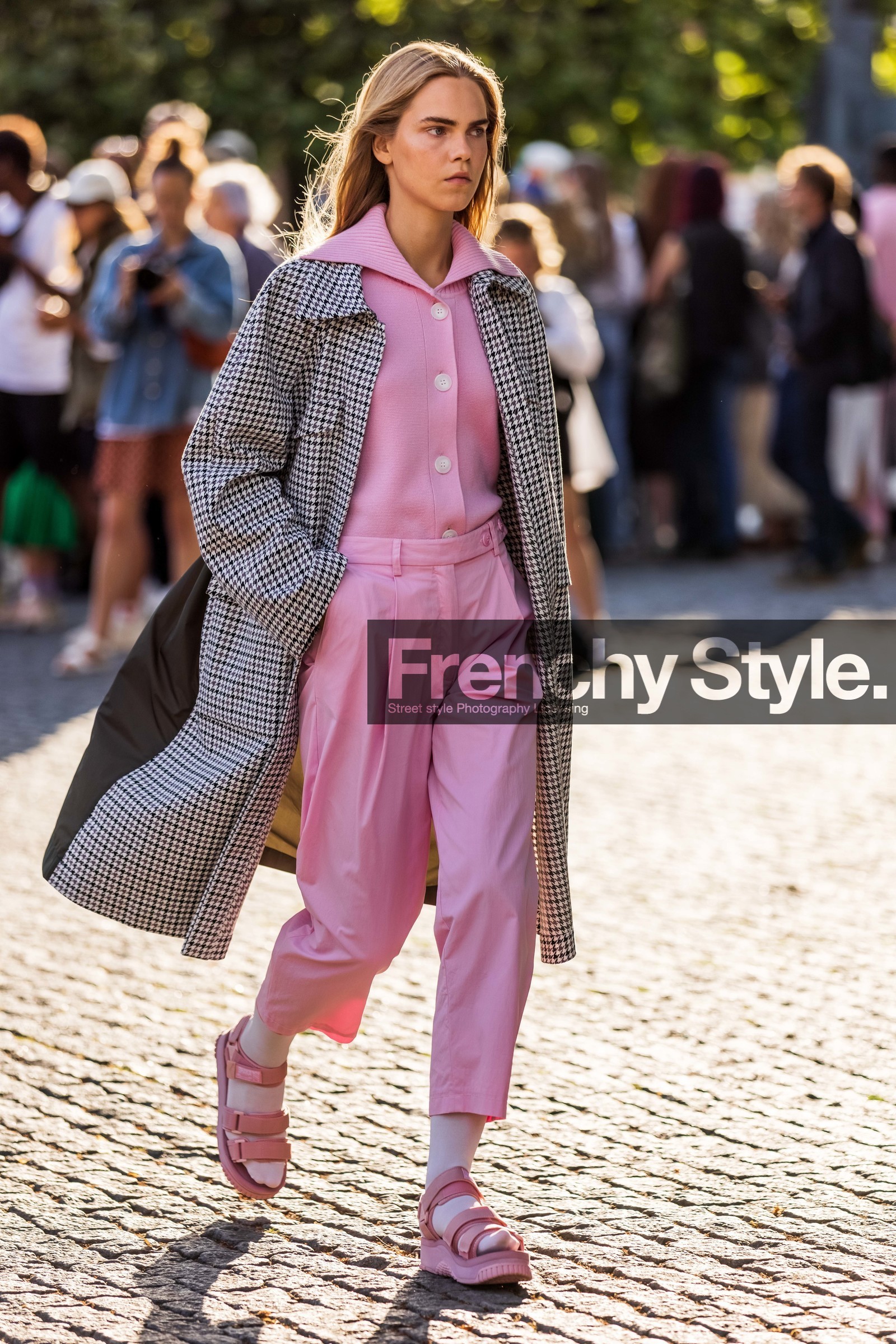 black and white coat, cardigan, coat, color, houndstooth, pants, pink cardigan, pink pants, pink sandals, pleated pants, print, printed coat, sandals, sock, Line Brems, fashion week, frenchystyle, FW, jonathan paciullo, street style, SPRING SUMMER 2022, SS 22, COPENHAGEN, CPHFW, vertical, full length