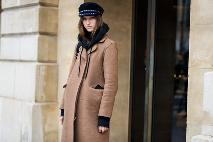 black cap, black sweater, brown jacket, camel coat, hoodie, fashion week, frenchystyle, FW, jonathan paciullo, street style, PFW, PARIS, SPRING SUMMER 2017, SS 17, HAUTE COUTURE, atmosphere details, detail, horizontal, liza ostanina, model
