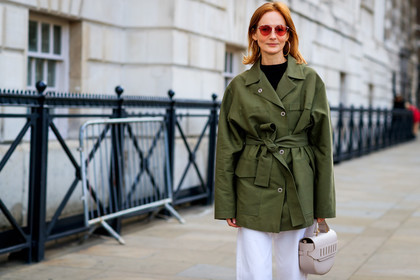 beige bag, denim pants, green jacket, jeans, leather bag, sunglasses, trousers, white denim, fashion week, frenchystyle, FW, jonathan paciullo, street style, LFW, LONDON, SPRING SUMMER 2019, SS 19, atmosphere details, horizontal, detail