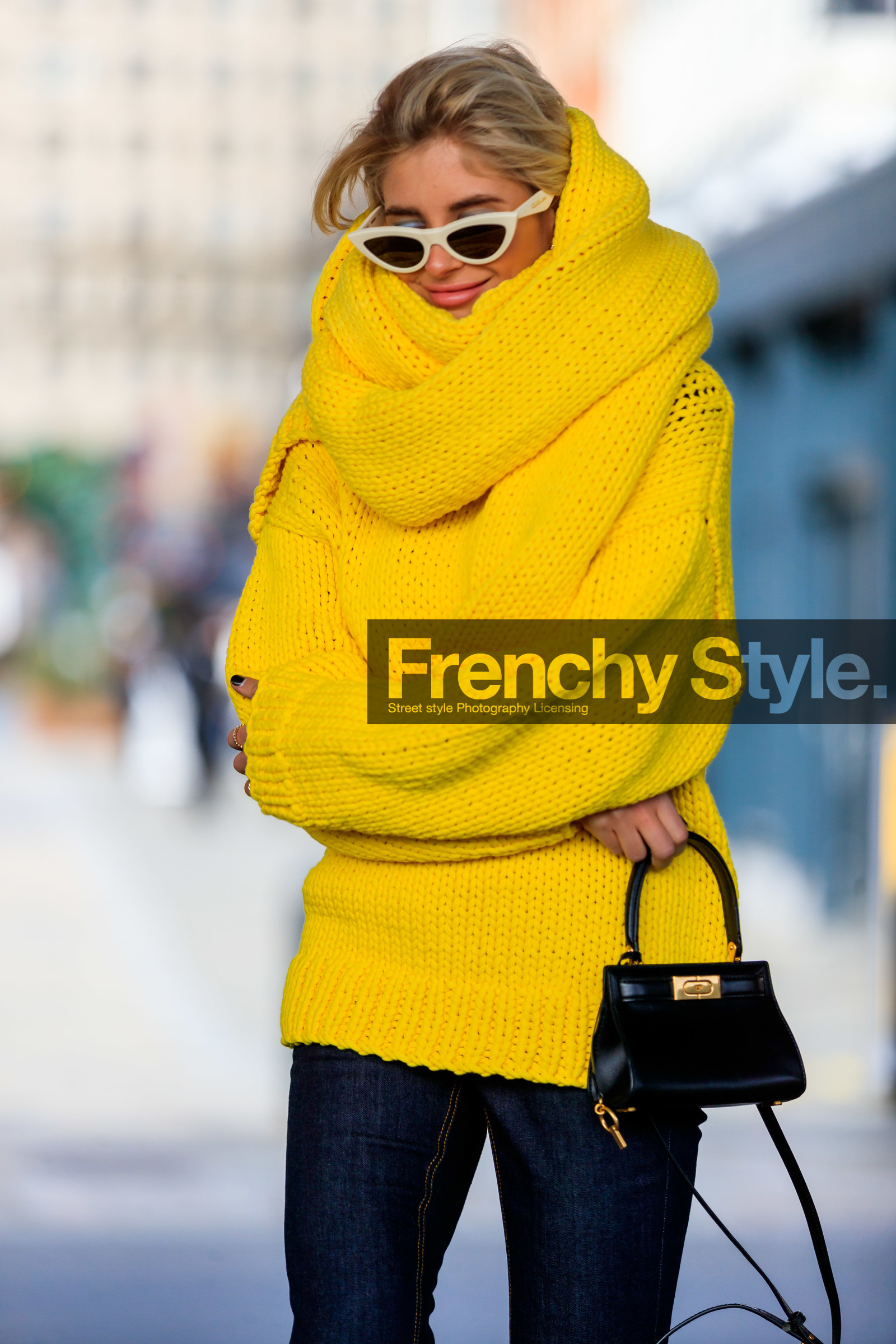 black bag, leather bag, mini bag, sunglasses, tory burch, trousers, xenia adonts, yellow knit, yellow scarf, yellow sweater, street style, jonathan paciullo, frenchystyle, NYFW, NEW YORK, AUTUMN WINTER 2019-2020, AW 19-20, FALL WINTER 2019-2020, FW 19-20, fashion week, FW, vertical, atmosphere details, detail