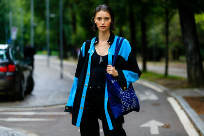 wetted hair, suede jacket, suede shirt, light blue jacket, light blue shirt, black shirt, black jacket, black jeans, black top, bicolor jacket, bicolor shirt, silvered necklace, long necklace, lucky charm necklace, street style, jonathan paciullo, FW, frenchystyle, fashion week, MFW, MILAN, SPRING SUMMER 2021, SS 21, horizontal, atmosphere details, detail, model