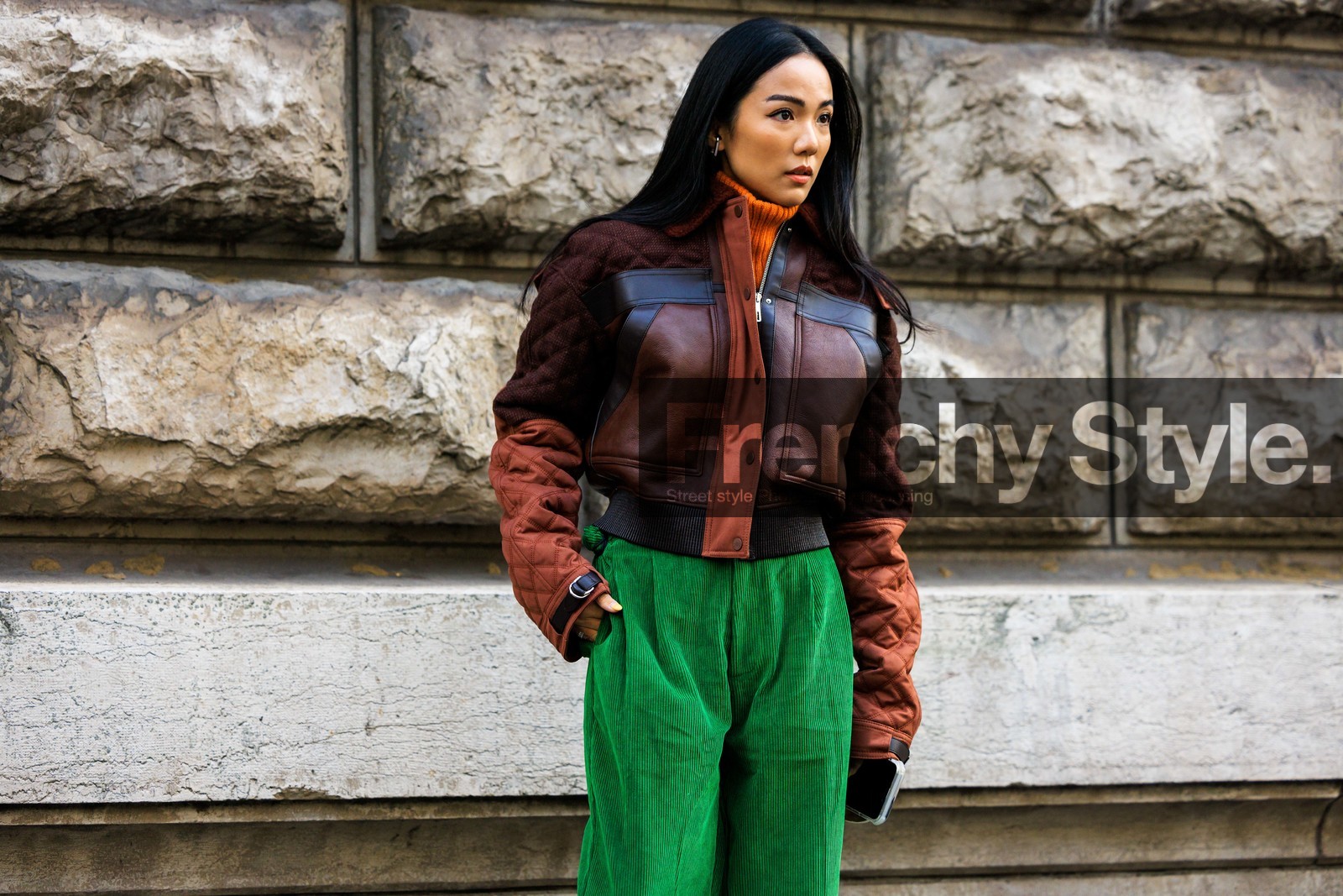 bomber jacket, brown jacket, leather jacket, green pants, baggy pants, short jacket, orange turtle neck, yoyo cao, street style, jonathan paciullo, FW, frenchystyle, fashion week, AUTUMN WINTER 2022-2023, FALL WINTER 2022_2023, FW 22-23, PFW, PARIS, horizontal, atmosphere details, detail, corduroy trousers