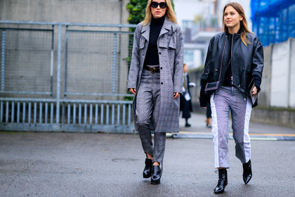 Annabel Rosendahl, atmosphere details, AUTUMN WINTER 2017-2018, AW 17-18, black bag, black belt, black jacket, black shoes, black turtleneck, checked coat, checked jacket, checked pants, checked suit, detail, FALL WINTER 2017-2018, fashion week, frenchystyle, FW, FW 17-18, graphic coat, graphic jacket, graphic pants, graphic suit, grey coat, grey jacket, grey suit, high heels, horizontal, jonathan paciullo, leather bag, leather belt, leather jacket, leather shoes, MFW, MILAN, plaid, prada, printed coat, printed jacket, printed pants, printed suit, saint laurent paris, stir pants, street style, studs, sunglasses, trench coat, trousers, varnished leather shoes