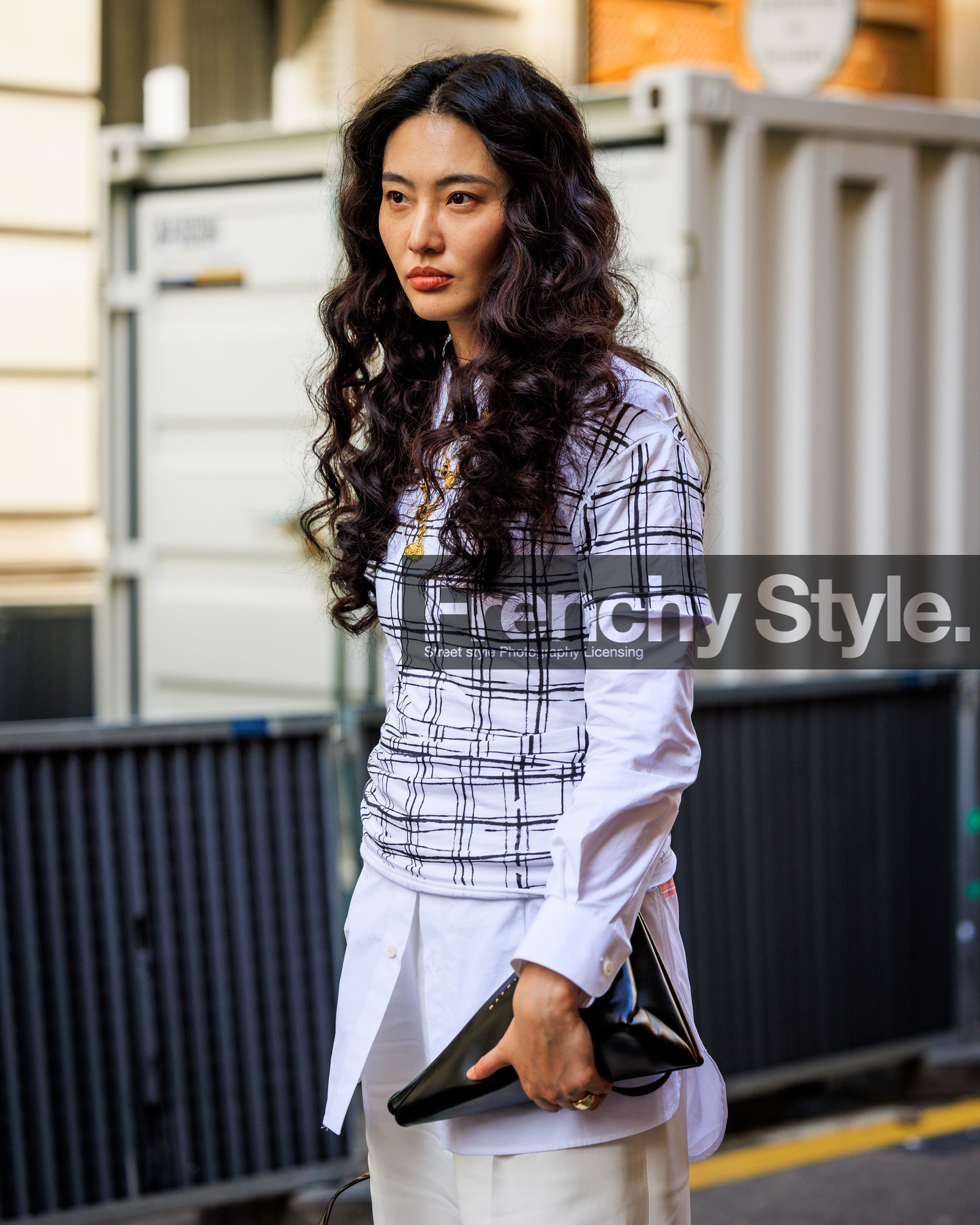 fashion week, frenchystyle, FW, jonathan paciullo, street style, PARIS, PFW, SPRING SUMMER 2024, SS 24, vertical, atmosphere details, detail