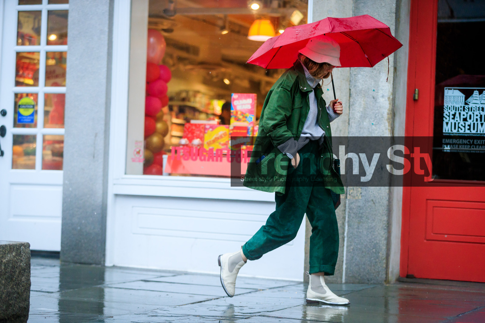 green jacket, green pants, grey sweater, leather shoes, trousers, turtleneck sweater, umbrella, white boots, white hat, street style, jonathan paciullo, FW, frenchystyle, fashion week, NYFW, NEW YORK, AUTUMN WINTER 2018-2019, AW 18-19, FALL WINTER 2018-2019, FW 18-19, atmosphere details, horizontal, full length