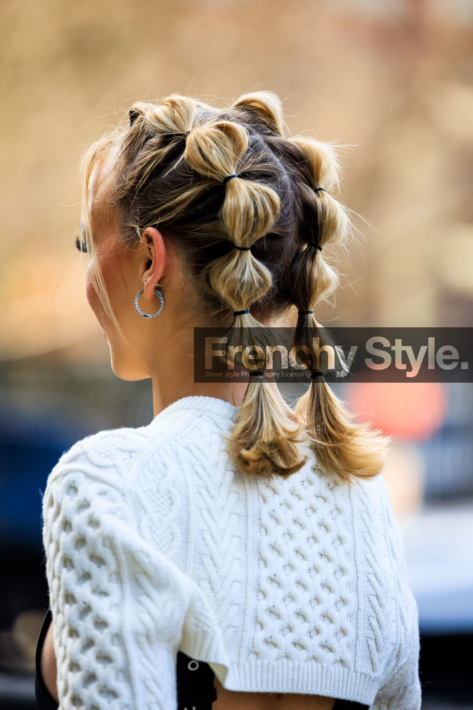 piggy tails, knitted beige cropped top, fashion week, frenchystyle, FW, jonathan paciullo, street style, NYFW, NEW YORK, AUTUMN WINTER 2022-2023, FALL WINTER 2022_2023, FW 22-23, vertical, atmosphere details