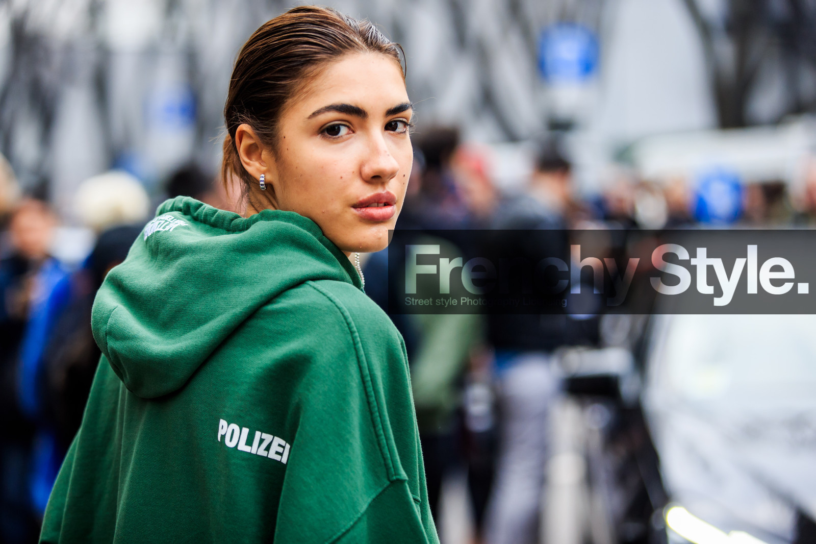 atmosphere details, AUTUMN WINTER 2016-2017, aviator sunglasses, AW 16-17, detail, FALL WINTER 2016-2017, fashion week, frenchystyle, FW, FW 16-17, green sweater, hoodie, horizontal, jonathan paciullo, leather pants, LFW, LONDON, MENSWEAR, patricia manfield, red bandana, silver pants, street style, trousers, vêtements