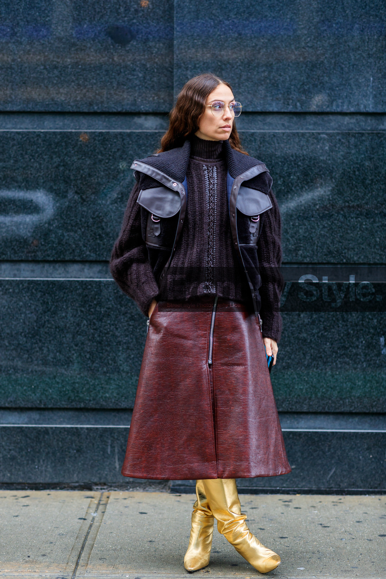 erika boldrin, burgundy leather skirt, zipped skirt, mid long skirt, golden boots, brown leather bombers, woolen coat, fur coat, sleeveless coat, plaited pullover, brown pullover, brown leather pullover, gucci sunglasses, metalic frame sunglasses, aviator glasses, fashion week, frenchystyle, FW, jonathan paciullo, street style, NYFW, NEW YORK, AUTUMN WINTER 2020-2021, FALL WINTER 2020-2021, FW 20-21, vertical, full length