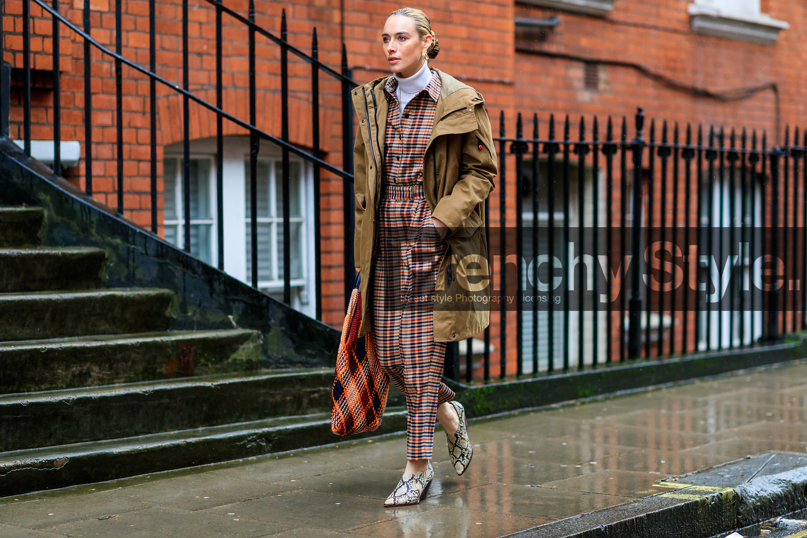 animal print, brown coat, brown jumpsuit, checked, earrings, flora macdonald johnston, graphic pants, grey shoes, high heels, leather bag, leather shoes, orange bag, orange jumpsuit, plaid, printed pants, snake print, trousers, turtleneck sweater, white sweater, LONDON, LFW, fashion week, frenchystyle, FW, jonathan paciullo, street style, AUTUMN WINTER 2019-2020, AW 19-20, FW 19-20, FALL WINTER 2019-2020, horizontal, atmosphere details, full length