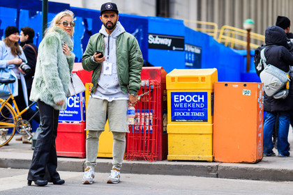 atmosphere details, AUTUMN WINTER 2016-2017, AW 16-17, beige pants, beige shorts, beige sneakers, black cap, black heels, black pants, bomber jacket, FALL WINTER 2016-2017, fashion week, frenchystyle, full length, fur coat, FW, FW 16-17, green coat, green fur, grey sweater, high heels, hoodie, horizontal, jonathan paciullo, kaki jacket, layers, leather bag, leather pants, new balance, NEW YORK, NYFW, printed sweater, saint laurent paris, street style, sunglasses, trousers, white bag, woman