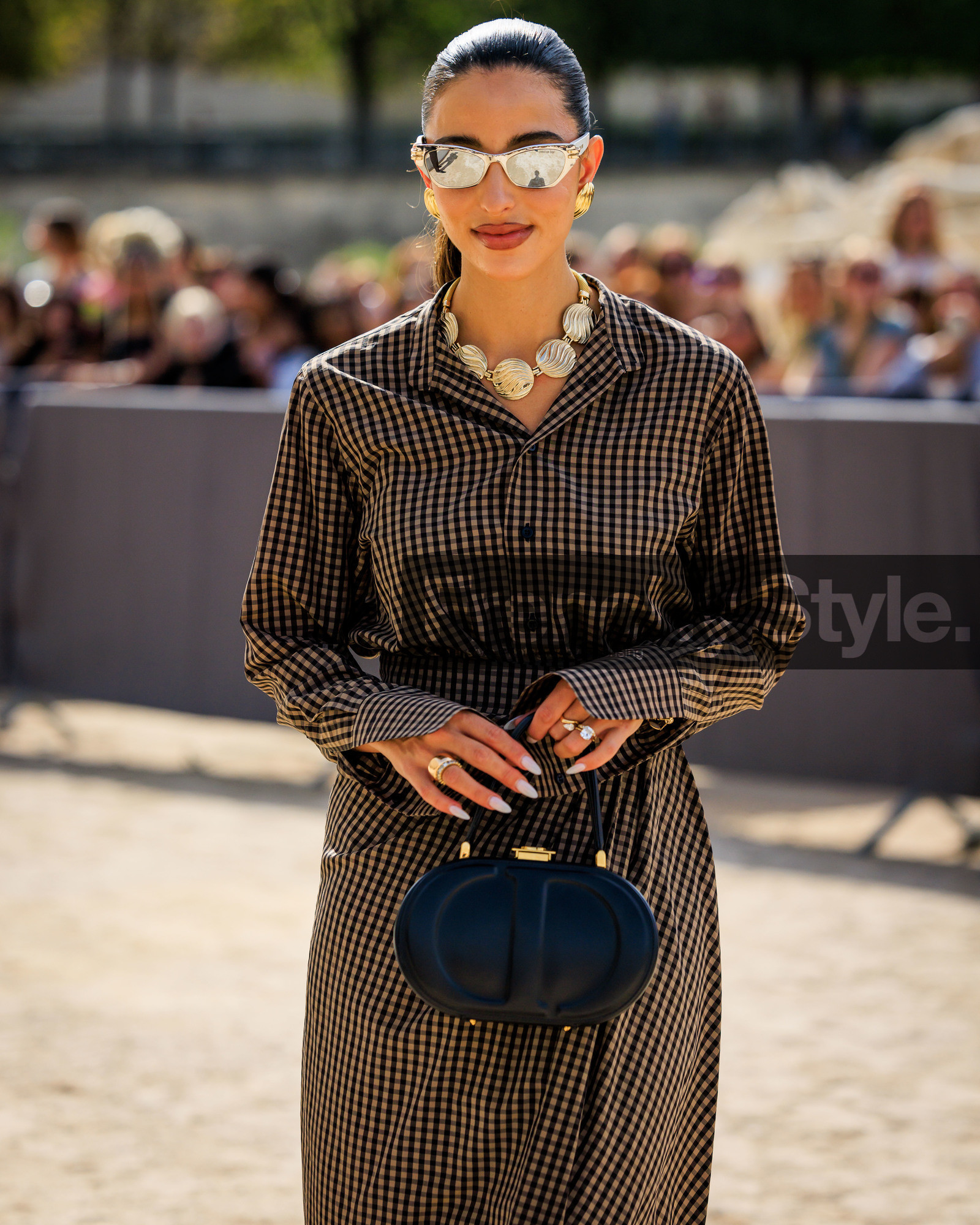 fashion week, frenchystyle, FW, jonathan paciullo, street style, PFW, PARIS, SPRING SUMMER 2024, SS 24, vertical, atmosphere details, detail