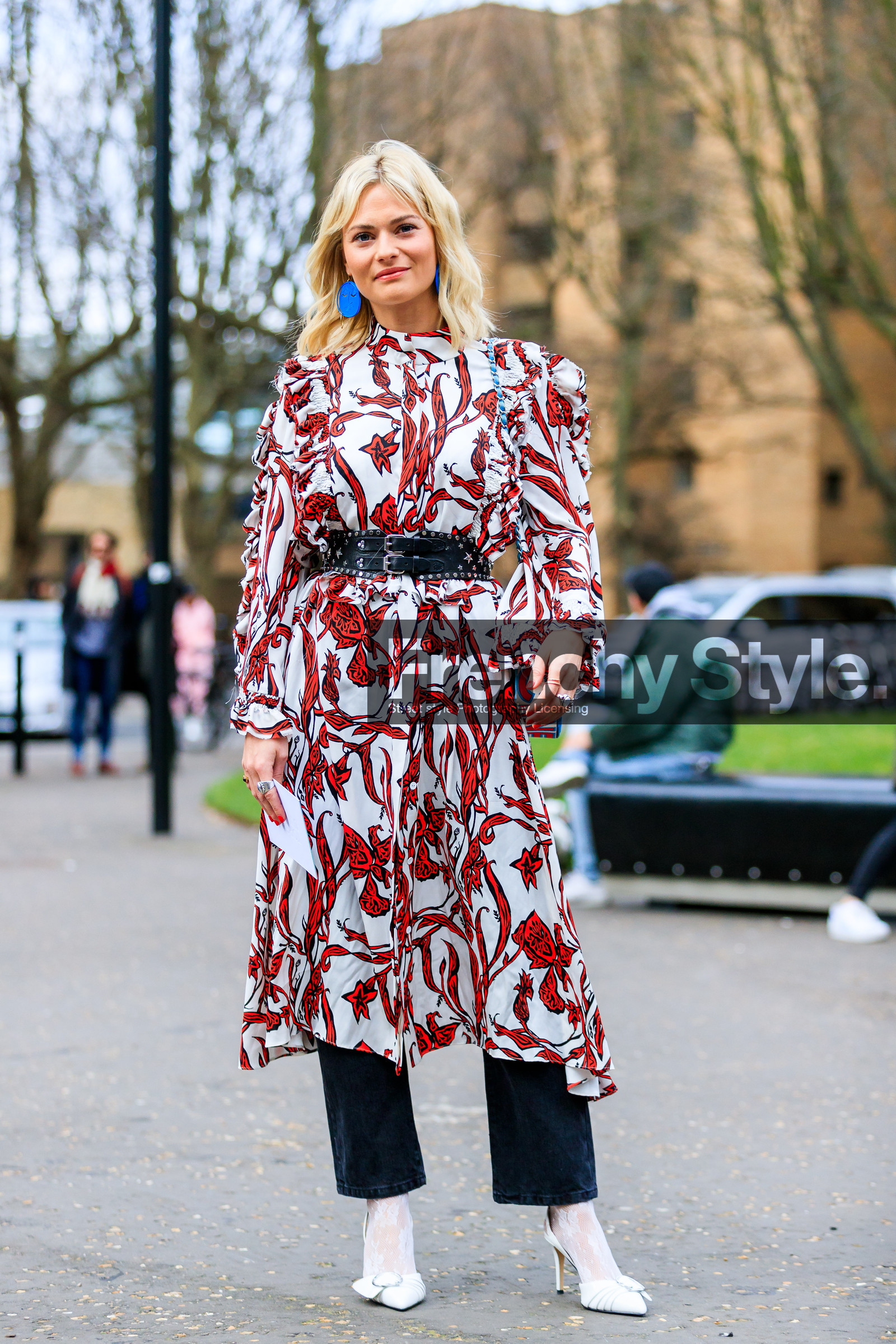 AUTUMN WINTER 2017-2018, AW 17-18, black belt, black denim, denim pants, earrings, FALL WINTER 2017-2018, fashion week, frenchystyle, full length, FW, FW 17-18, high heels, jeans, jonathan paciullo, leather belt, leather shoes, LFW, LONDON, pandora sykes, printed dress, red dress, street style, trousers, vertical, white shoes, white socks