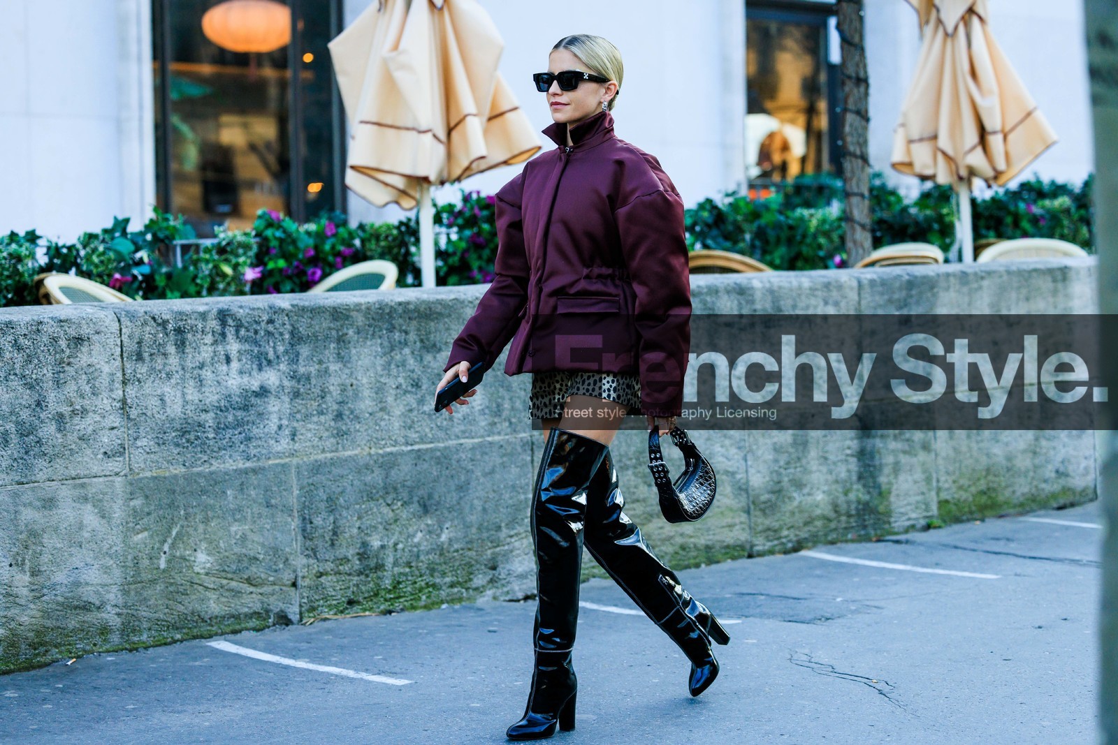 pattent boots, black sunglasses, purple jacket, puffed jacket, shorts, animal print shorts, highknee boots, black boots, black handbag, leather bag, moon bag, p, caro daur, street style, jonathan paciullo, FW, frenchystyle, fashion week, AUTUMN WINTER 2022-2023, FALL WINTER 2022_2023, FW 22-23, horizontal, PFW, PARIS, atmosphere details, full length
