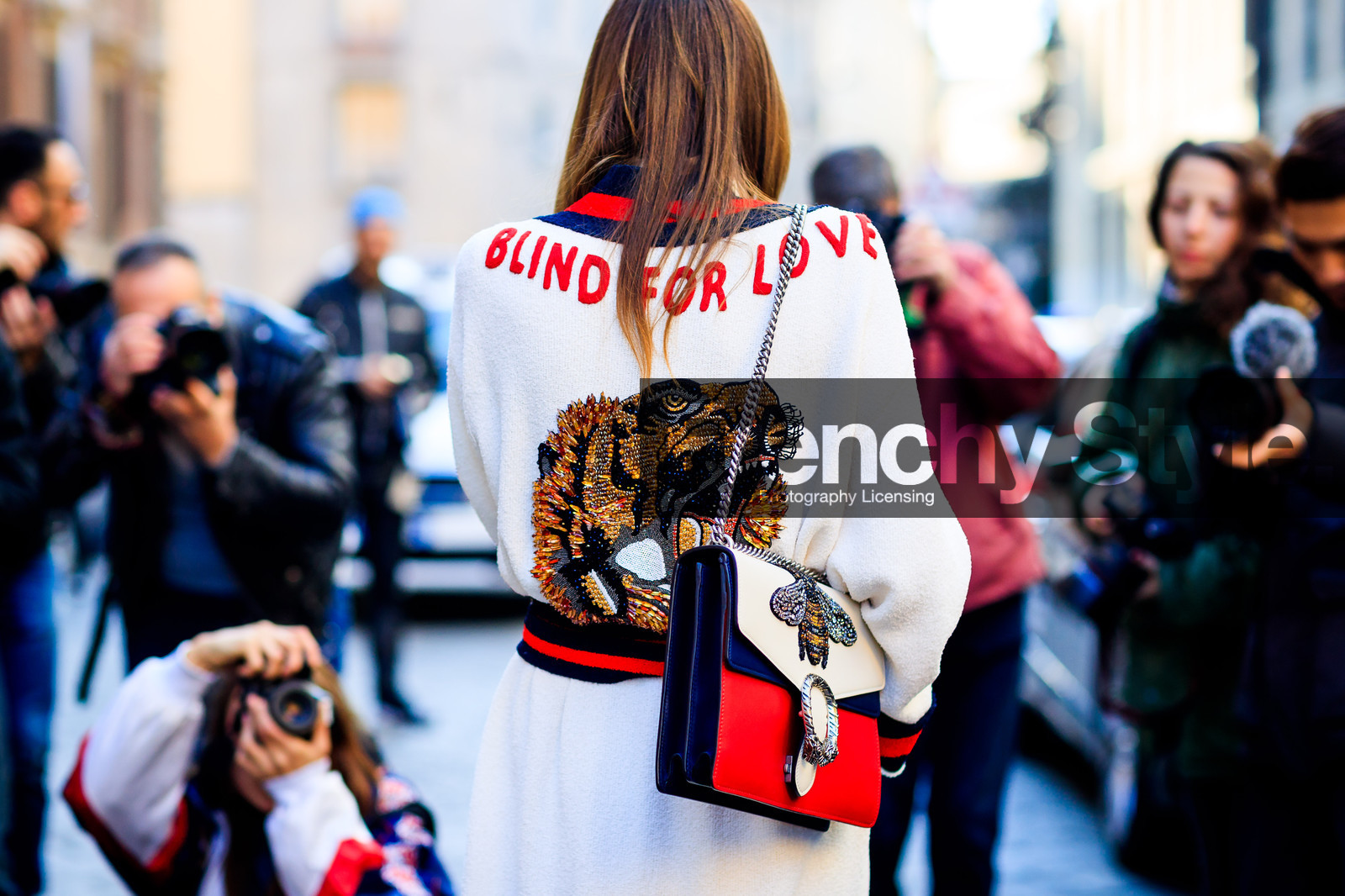adrianne ho, animal print, anna dello russo, atmosphere details, AUTUMN WINTER 2017-2018, AW 17-18, back detail, detail, embroidered bag, FALL WINTER 2017-2018, fashion week, frenchystyle, FW, FW 17-18, graphic coat, graphic jacket, gucci, horizontal, jonathan paciullo, leather bag, MFW, MILAN, printed bag, printed coat, printed jacket, sequined bag, street style, white coat