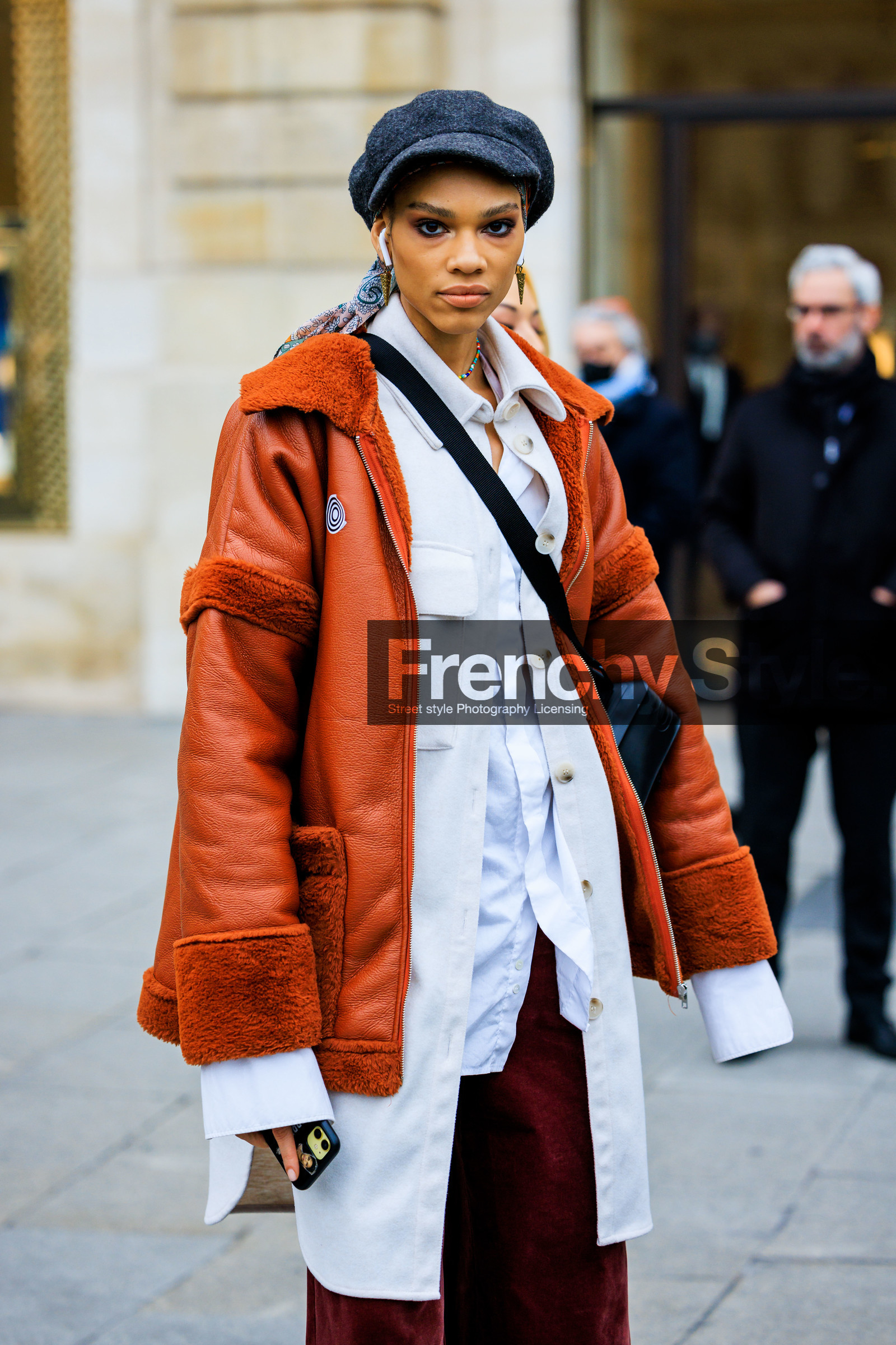 orange jacket, leather jacket, winter jacket, furry jacket, oversized shirt, white shirt, orange pants, grey hat, airpods, black handbag, fashion week, frenchystyle, FW, jonathan paciullo, street style, PARIS, PFW, SPRING SUMMER 2022, SS 22, atmosphere details, detail, vertical, model