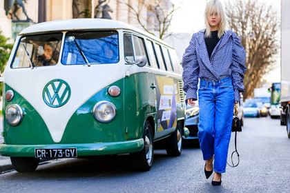 atmosphere details, AUTUMN WINTER 2017-2018, AW 17-18, black and white shoes, black bag, black shoes, blue denim, checked shirt, chloe, christian dior, denim pants, FALL WINTER 2017-2018, fashion week, frenchystyle, full length, FW, FW 17-18, gingham, graphic shirt, high heels, horizontal, jeans, jonathan paciullo, leather bag, leather shoes, linda tol, PARIS, PFW, printed shirt, street style, trousers