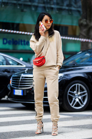 AUTUMN WINTER 2016-2017, AW 16-17, beige pants, beige shoes, beige sweater, chloe, FALL WINTER 2016-2017, fashion week, frenchystyle, full length, FW, FW 16-17, graphic shoes, high heels, jonathan paciullo, kenzo, leather bag, leather shoes, LFW, LONDON, MENSWEAR, mini bag, nude sandals, open toe, printed sweater, red bag, street style, sunglasses, sweatpants, trousers, vertical, yuwei zhangzou