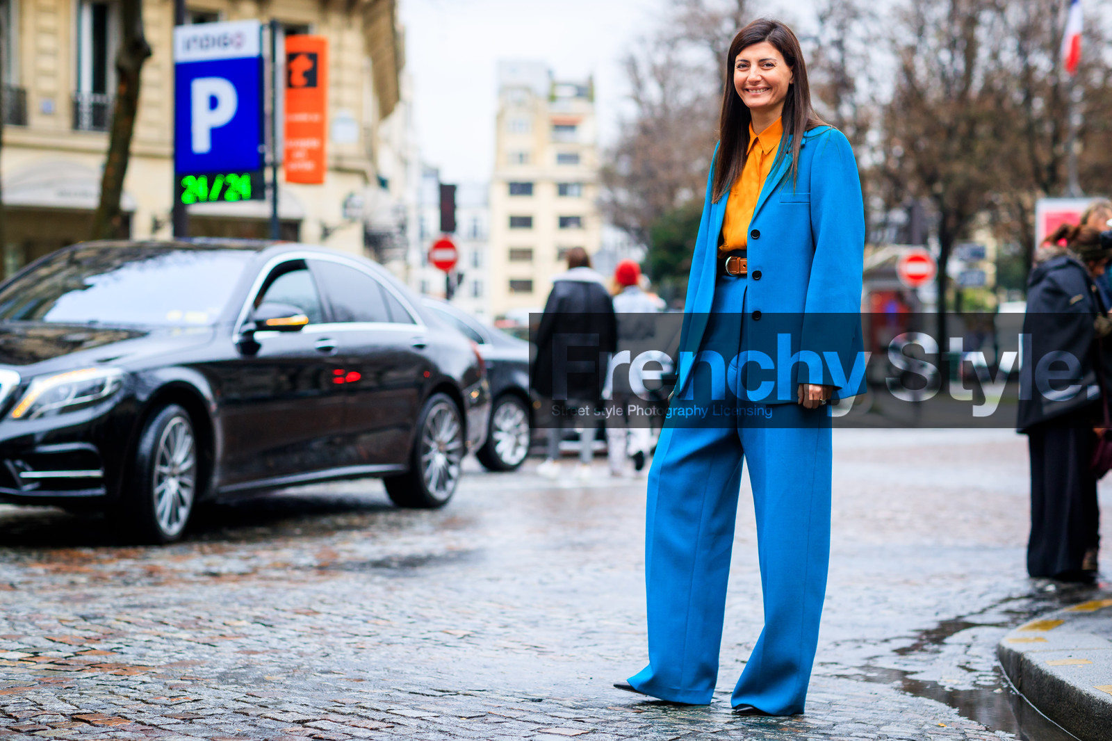 atmosphere details, AUTUMN WINTER 2017-2018, AW 17-18, blazer, blue jacket, blue pants, blue suit, brown belt, FALL WINTER 2017-2018, fashion week, frenchystyle, full length, FW, FW 17-18, giovanna battaglia, high waist, horizontal, jonathan paciullo, leather shoes, PARIS, PFW, street style, trousers, yellow shirt