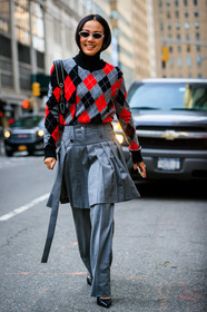 yoyo cao, grey skirt, grey pants, grey pullover, red pullover, black pullover, checked pullover, turtleneck pullover, jacquard pullover, pleated skirt, mini skirt, sheer sunglasses, round shape sunglasses, layered skirt, layered pants, fashion week, frenchystyle, FW, jonathan paciullo, street style, NYFW, NEW YORK, AUTUMN WINTER 2020-2021, FALL WINTER 2020-2021, FW 20-21, vertical, full length