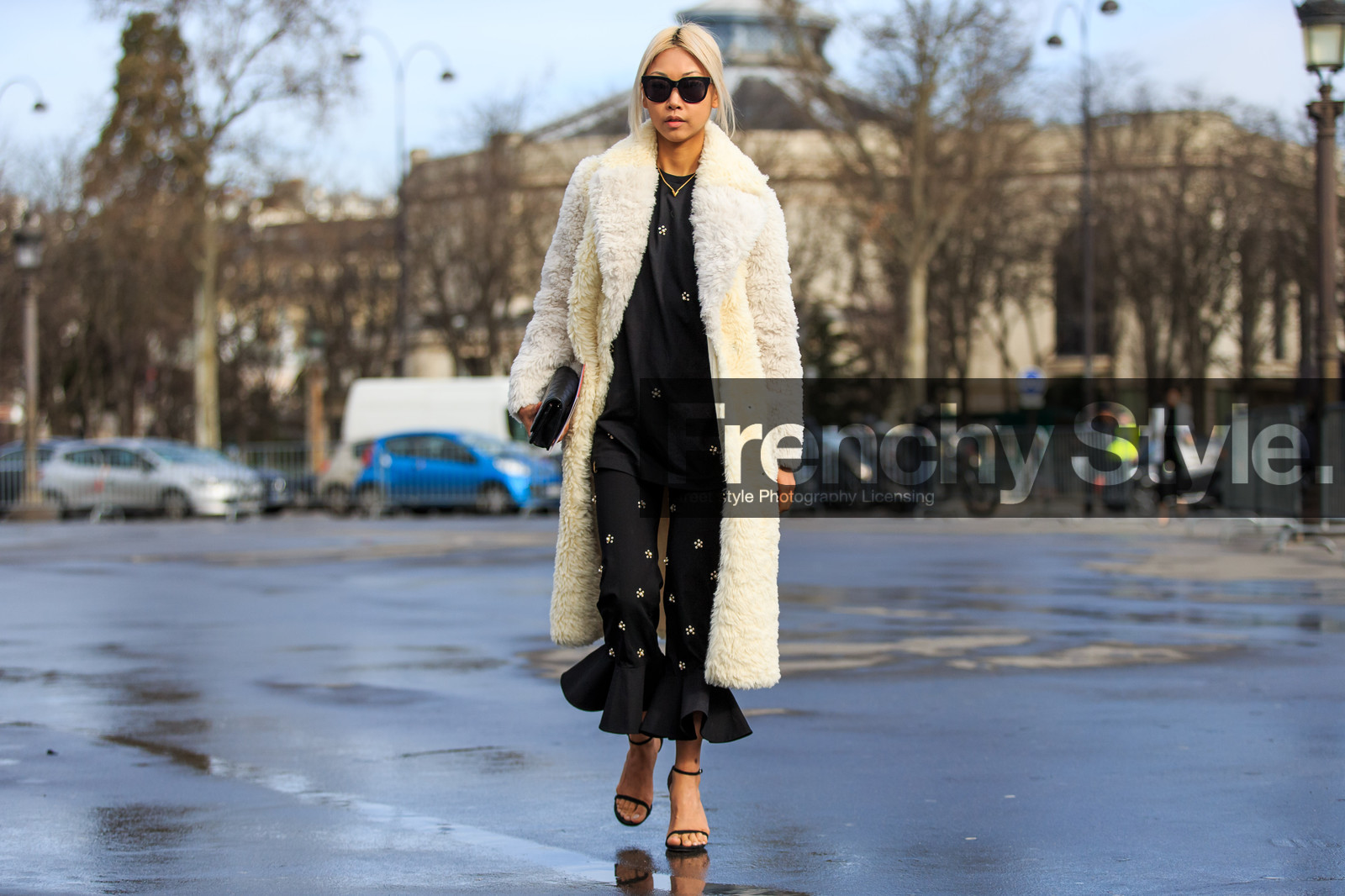 atmosphere details, AUTUMN WINTER 2016-2017, AW 16-17, black pants, black sandals, black top, embroidered pants, embroidered top, FALL WINTER 2016-2017, fashion week, frenchystyle, full length, fur coat, FW, FW 16-17, high heels, horizontal, jonathan paciullo, PARIS, PFW, street style, suede shoes, sunglasses, trousers, vanessa hong, white coat, white fur