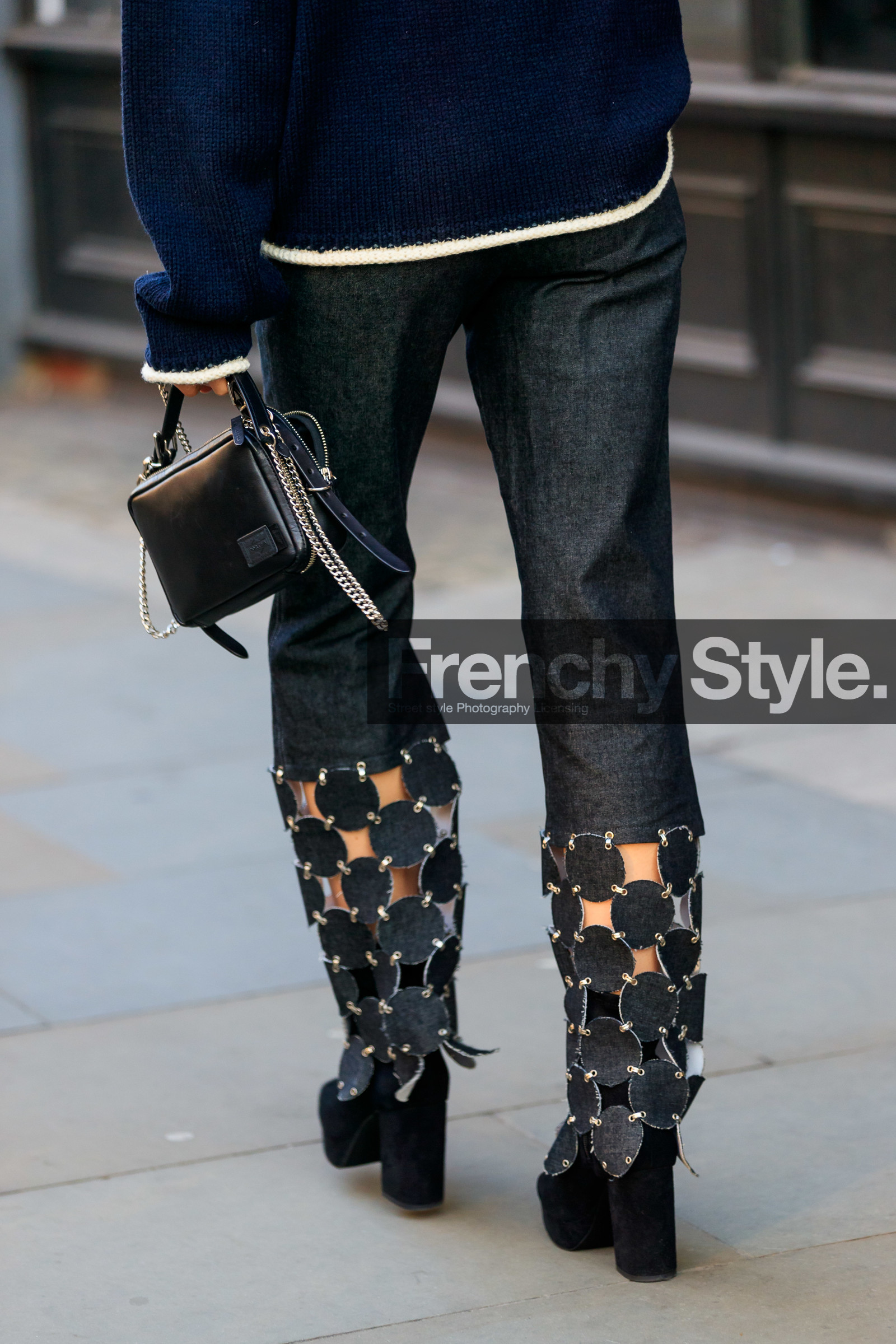 black bag, black shoes, blue denim, checked, cut out, denim pants, high heels, jeans, leather bag, leather shoes, plaid, trousers, street style, jonathan paciullo, FW, frenchystyle, fashion week, LFW, LONDON, AUTUMN WINTER 2019-2020, AW 19-20, FW 19-20, FALL WINTER 2019-2020, vertical, atmosphere details, detail