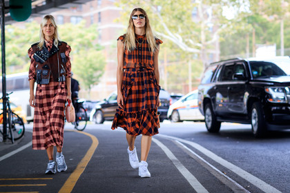 atmosphere details, black jacket, brown jacket, checked dress, embroidered bag, fashion week, frenchystyle, full length, FW, graphic bag, graphic dress, grey sneakers, horizontal, jonathan paciullo, leather bag, leather jacket, leather perfecto, leather shoes, NEW YORK, nike, NYFW, orange bag, orange dress, pink bag, plaid, printed dress, sleeveless, SPRING SUMMER 2018, SS 18, street style, sunglasses, veronika heilbrunner, white sneakers