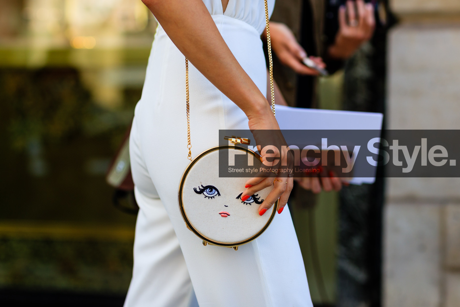 atmosphere details, AUTUMN WINTER 2016-2017, AW 16-17, detail, FALL WINTER 2016-2017, fashion week, frenchystyle, fun bag, FW, FW 16-17, golden details, HAUTE COUTURE, horizontal, jonathan paciullo, MENSWEAR, PARIS, PFW, street style, tone on tone, total look white, white clutch, white jumpsuit