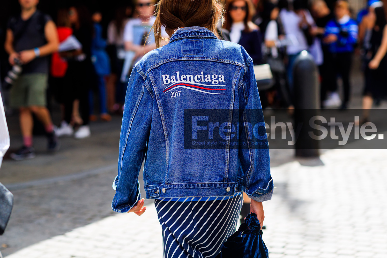 atmosphere details, back detail, balenciaga, black bag, blue bag, blue denim, blue skirt, denim jacket, detail, fashion week, frenchystyle, FW, graphic skirt, horizontal, jonathan paciullo, leather bag, NEW YORK, NYFW, printed skirt, SPRING SUMMER 2018, SS 18, street style, striped skirt, velvet