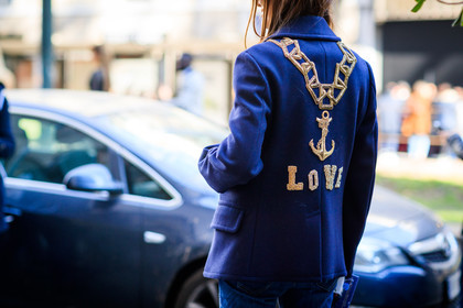 atmosphere details, AUTUMN WINTER 2017-2018, AW 17-18, back detail, blazer, blue denim, carlotta oddi, detail, FALL WINTER 2017-2018, fashion week, frenchystyle, FW, FW 17-18, graphic jacket, horizontal, jeans, jonathan paciullo, message, MFW, MILAN, navy jacket, printed jacket, street style, trousers