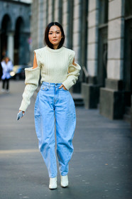yoyo cao, blue jeans, white pullover, openwork pullover, light blue jeans, oversize jeans, mom jeans, fashion week, frenchystyle, FW, jonathan paciullo, street style, MFW, MILAN, AUTUMN WINTER 2020-2021, FALL WINTER 2020-2021, FW 20-21, vertical, full length
