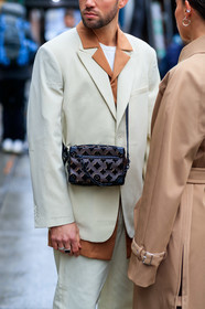 alice & j.s, alice barbier, JS roques, beige jacket, beige trench coat, light beige jacket, balloon sleeves, orange shirt, white t-shirt, crossbody bag, louis vuitton bag, monogrammed bag, velvet bag, brown leather bag, back details, close up detail, multi earrings, golden earrings, dangling earrings, pearl earrings, belted jacket, belted parka, belted trench coat, fashion week, frenchystyle, FW, jonathan paciullo, street style, NYFW, NEW YORK, AUTUMN WINTER 2020-2021, FALL WINTER 2020-2021, FW 20-21, vertical, atmosphere details, detail