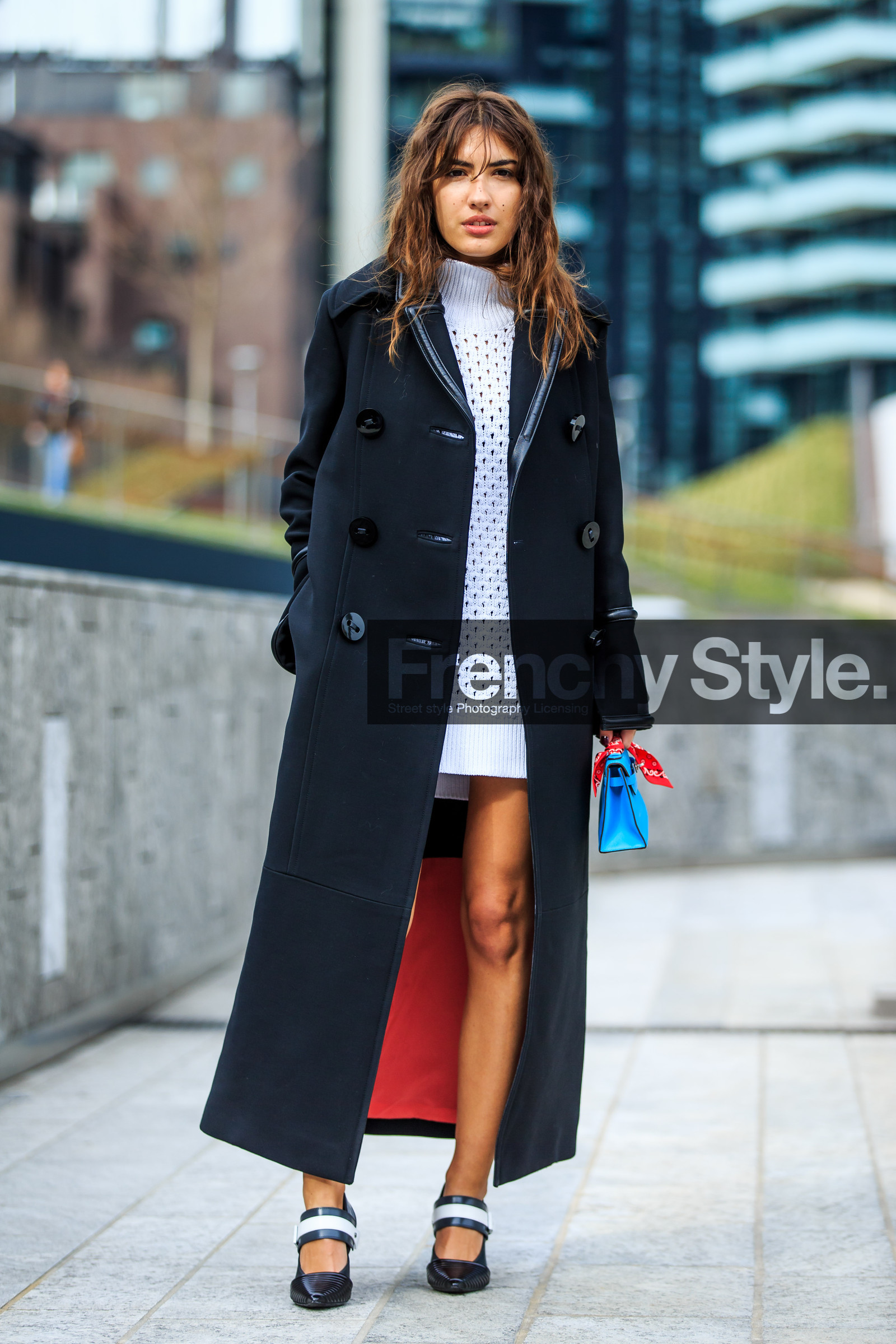 AUTUMN WINTER 2016-2017, AW 16-17, black coat, black heels, blue bag, FALL WINTER 2016-2017, fashion week, frenchystyle, full length, FW, FW 16-17, graphic shoes, hermès, high heels, jonathan paciullo, knit dress, leather bag, leather shoes, LFW, LONDON, long coat, louis vuitton, MENSWEAR, mini bag, patricia contreras, patricia manfield, red bandana, street style, vertical, white dress, white knit, white sweater