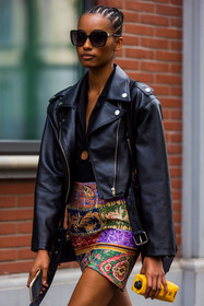 black perfecto, black top, leather jacket, leather perfecto, perfecto, multicolor print skirt, skirt, smartphone, sunglasses, fashion week, frenchystyle, FW, jonathan paciullo, street style, MFW, MILAN, SPRING SUMMER 2022, SS 22, vertical, atmosphere details, detail