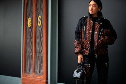 peggy gould, black coat, black pants, black leather bag, brown coat, down jacket, zipped coat, monogrammed coat, monogrammed pants, monogrammed bag, hand bag, bowling bag, PARIS, PFW, fashion week, frenchystyle, FW, jonathan paciullo, street style, SPRING SUMMER 2021, SS 21, horizontal, atmosphere details, detail