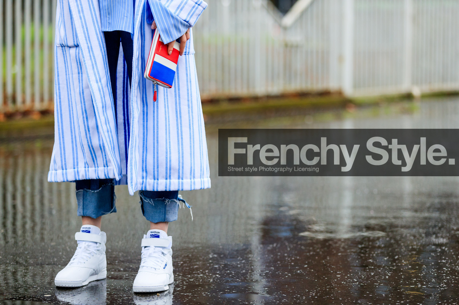 atmosphere details, AUTUMN WINTER 2017-2018, AW 17-18, balenciaga, blue denim, blue shirt, denim pants, detail, FALL WINTER 2017-2018, fashion week, frenchystyle, FW, FW 17-18, graphic bag, graphic shirt, horizontal, jeans, jonathan paciullo, leather shoes, PARIS, PFW, printed bag, printed coat, printed shirt, red bag, reebok, street style, striped bag, striped coat, striped shirt, trousers, white sneakers