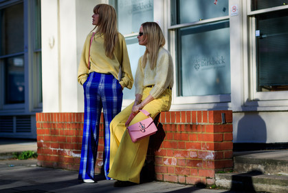 blue pants, checked, graphic pants, jw anderson, leather bag, pink bag, plaid, printed pants, sunglasses, trousers, yellow pants, yellow sweater, fashion week, frenchystyle, FW, jonathan paciullo, street style, LFW, LONDON, AUTUMN WINTER 2018-2019, AW 18-19, FALL WINTER 2018-2019, FW 18-19, horizontal, atmosphere details, full length, jeanette madsen, thora valdimars