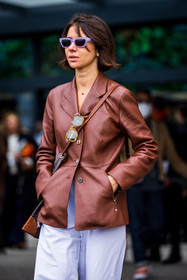 brown jacket, flare pants, jacket, leather jacket, Natasha Goldenberg, pants, pumps, purple sunglasses, sunglasses, fashion week, frenchystyle, FW, jonathan paciullo, street style, PFW, PARIS, SPRING SUMMER 2022, SS 22, vertical, atmosphere details