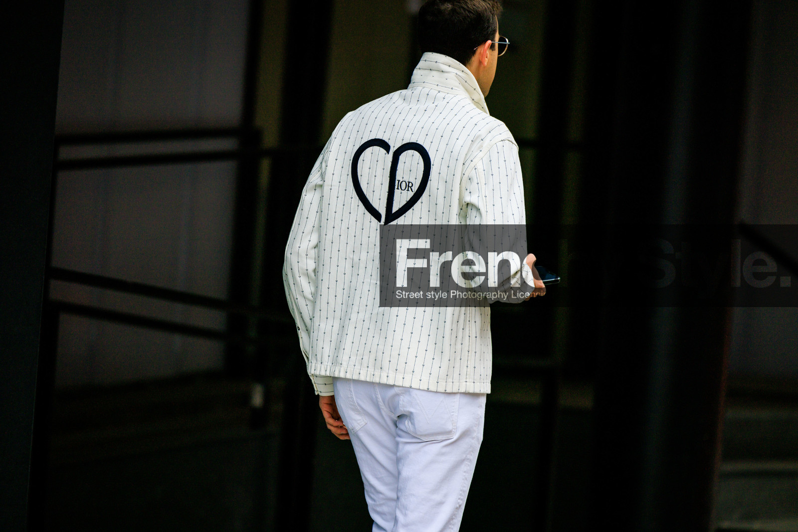 dior heart printed mens white jacket, white pants, details, fashion week, frenchystyle, FW, jonathan paciullo, street style, NYFW, NEW YORK, AUTUMN WINTER 2022-2023, FALL WINTER 2022_2023, FW 22-23, atmosphere details, horizontal