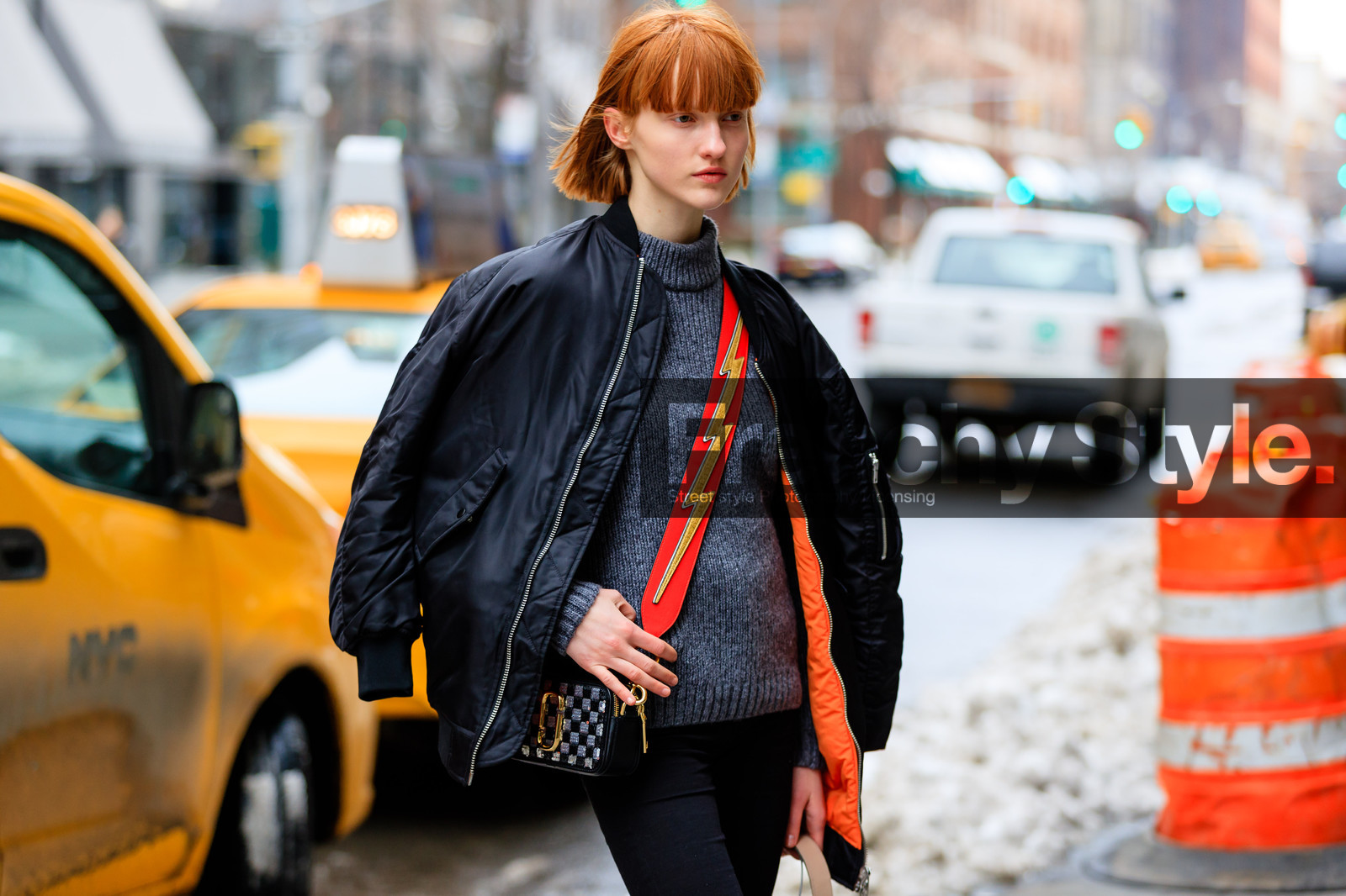atmosphere details, AUTUMN WINTER 2017-2018, AW 17-18, black and white bag, black denim, black jacket, bomber jacket, denim pants, detail, FALL WINTER 2017-2018, fashion week, frenchystyle, FW, FW 17-18, graphic bag, grey sweater, horizontal, jeans, jonathan paciullo, leather bag, model, NEW YORK, NYFW, red bag, red head, street style, trousers